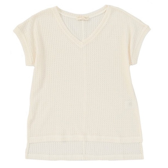 Chelsea & Violet Other - • BUNDLED // chelsea & violet waffle knit v-neck hi-low tee •